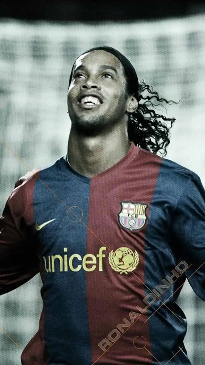 愿无大碍！中甲苏州东吴球员胡靖比赛临近结束晕倒，救护车紧急进场抢救.